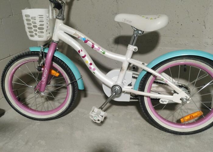 Grajewo ogłoszenia: Sprzedam rower dla dziewczynki 3 lata, kółka boczne też są ....