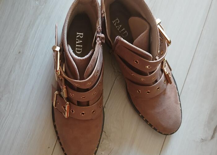 Grajewo ogłoszenia: Sprzedam tanio nowe ,nie używane botki workery z dżetami marki...