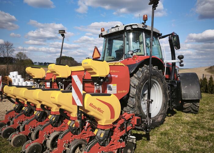 Grajewo ogłoszenia: Zapraszam do uslugi siewu kukurydzy, na nawigacji RTK do 2 cm