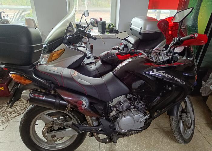 Grajewo ogłoszenia: Sprzedam motocykl Honda Varadero 125 rok 2010.Stan b.dobry