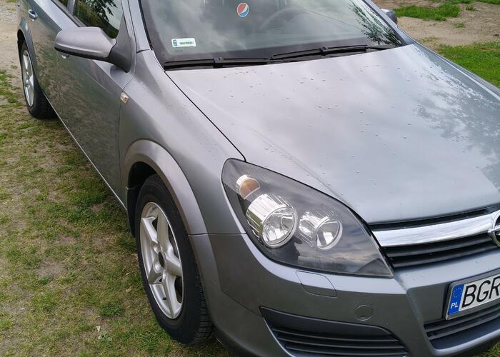 Grajewo ogłoszenia: Sprzedam Opel Astra H z 2005 roku . 
W pełni sprawny . 
Więcej...